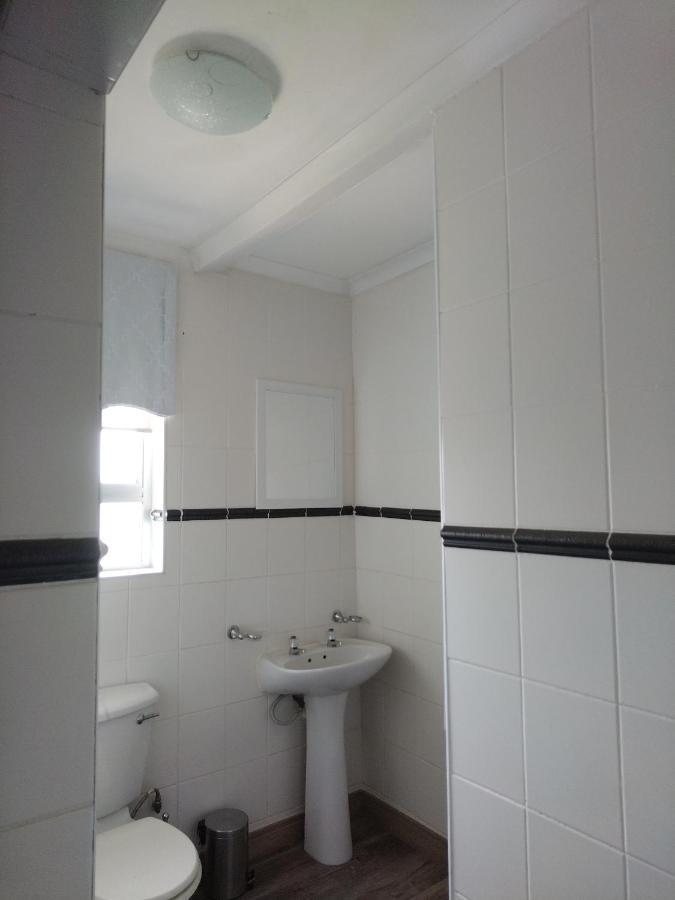Blue Owl Guest House 모젤베이 외부 사진